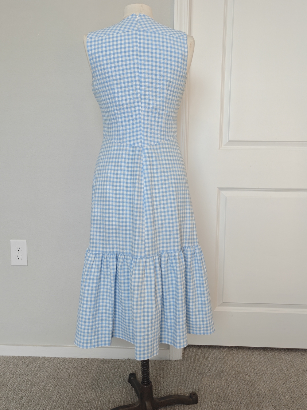 Calvin Klein Light Blue Gingham V-Neck Midi Dress Sz 8 - Picture 7 of 9